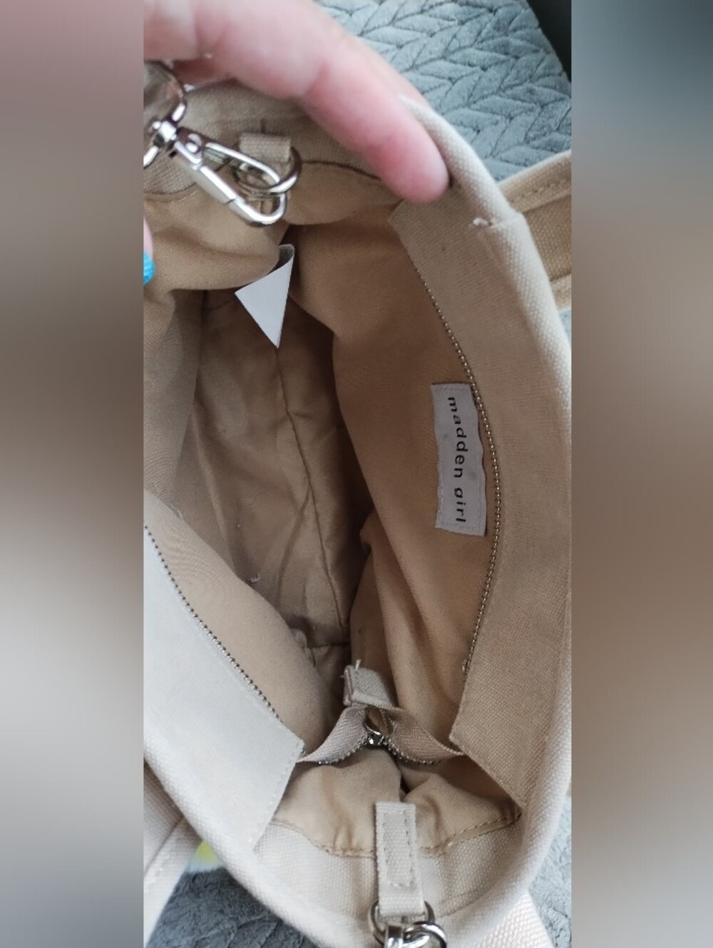 Madden Girl Bacon & Eggs Bag- TikTok Viral Bag - Picture 4 of 7